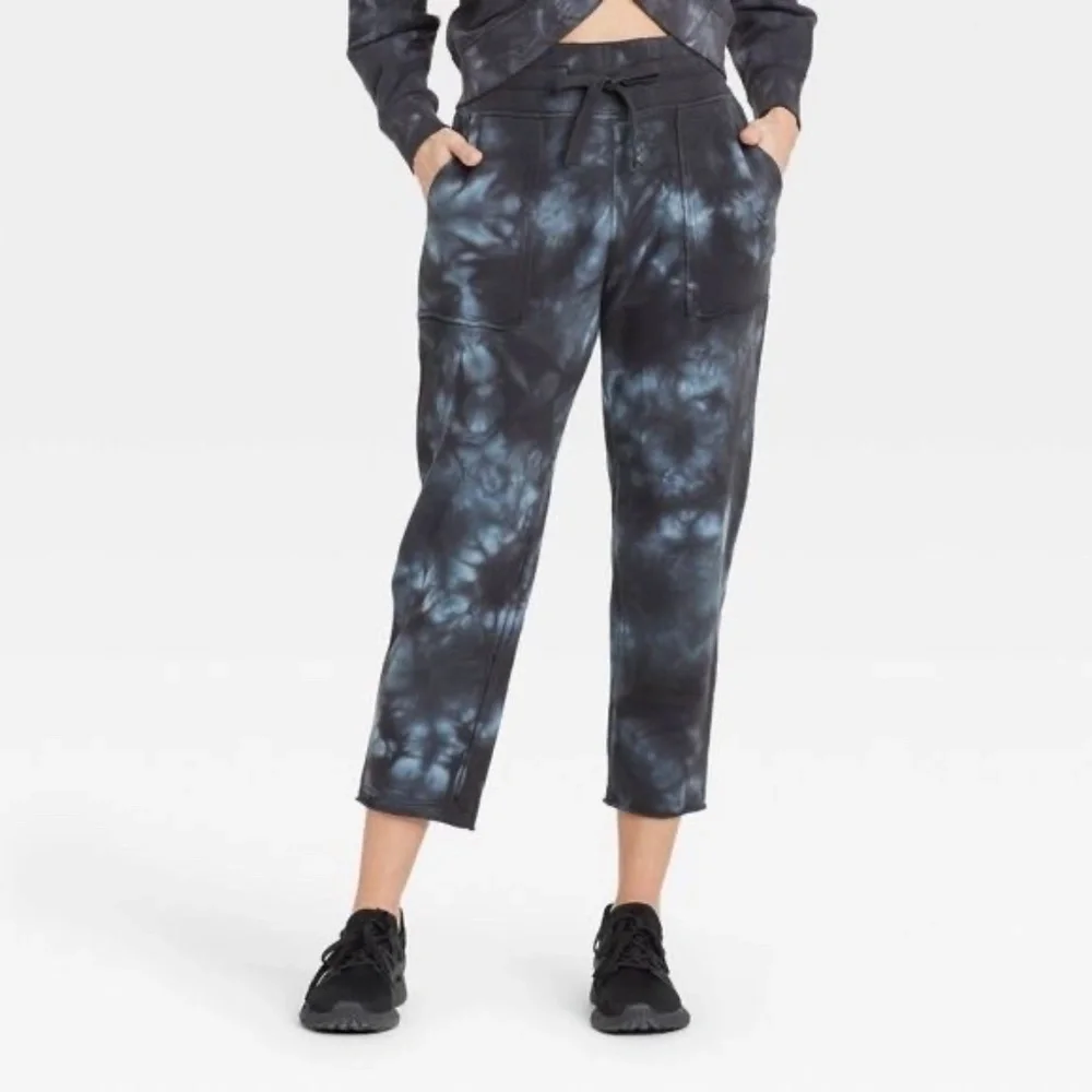 JoyLab Tie Dye Cropped Straight Leg Sweatpants - Picture 1 of 7